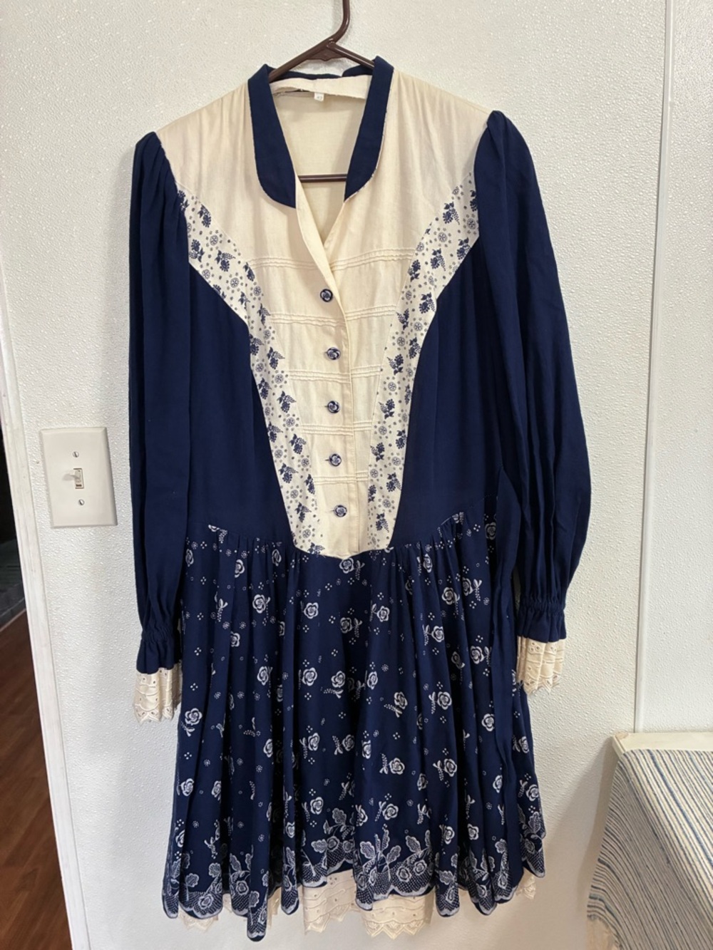 Vintage Navy and Cream Floral Long-Sleeve Midi Dress